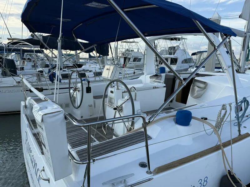 Slide: The Image of Beneteau Oceanis 38 Weekender 2014 - 5706435