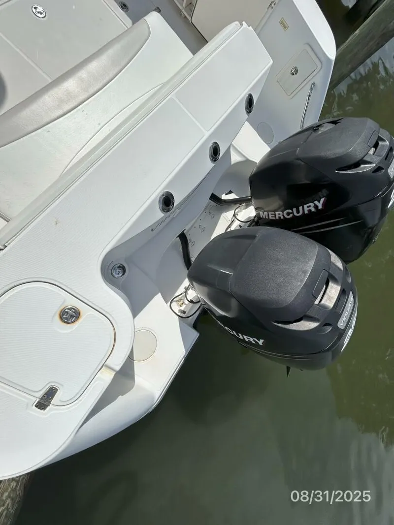 Slide: The Image of 31' Boston Whaler swimplatform - 5624021