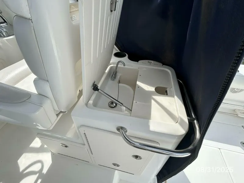 Slide: The Image of 31' Boston Whaler upper deck sink - 5624028