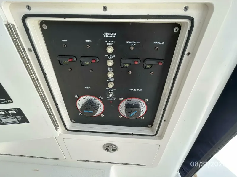 Slide: The Image of 31' Boston Whaler electrical panel3 - 5624024