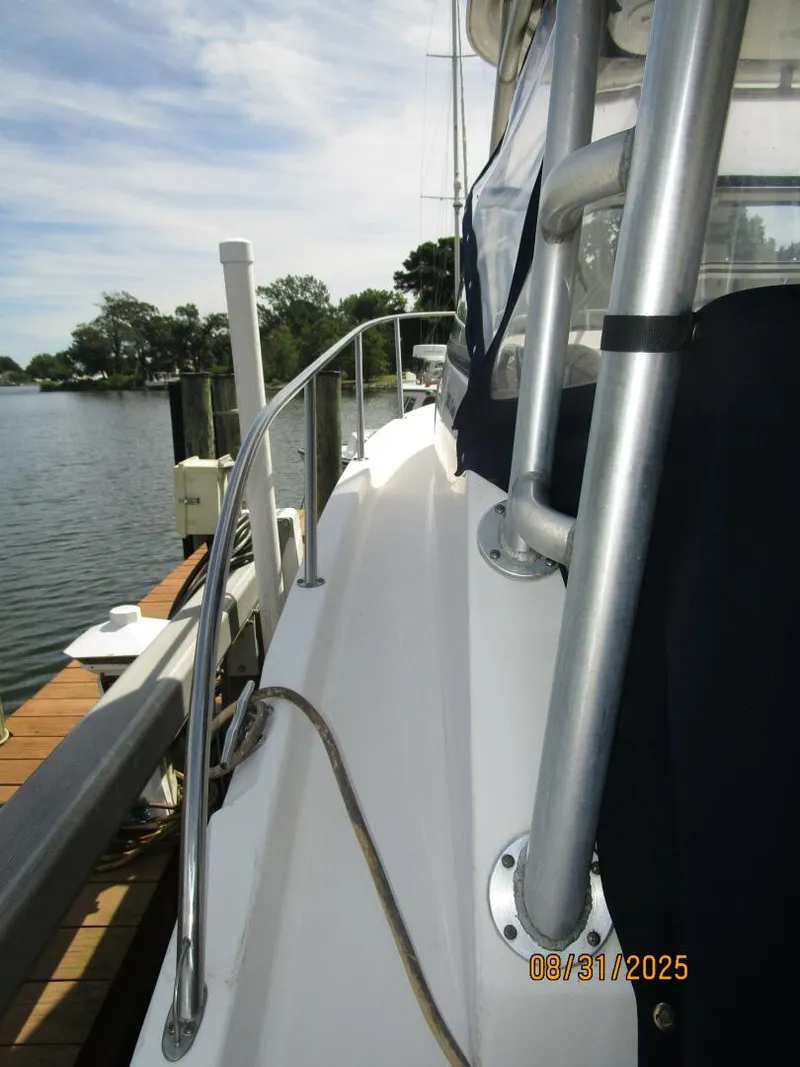 Slide: The Image of 31' Boston Whaler port side deck2 - 5624016