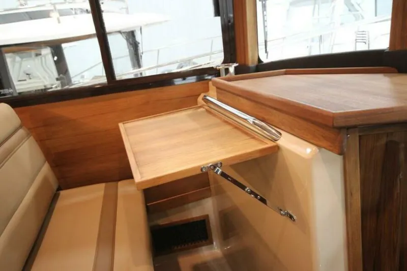 Slide: The Image of Ranger Tug R-31 Command Bridge Luxury Edition 2026 - 5623858