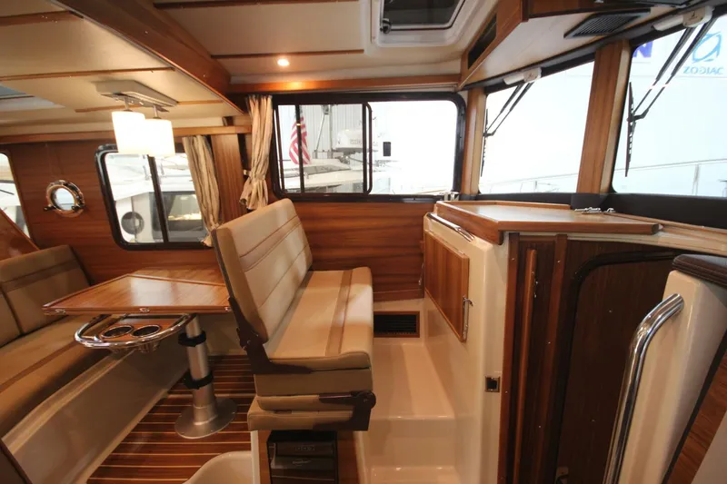 Slide: The Image of Ranger Tug R-31 Command Bridge Luxury Edition 2026 - 5623786