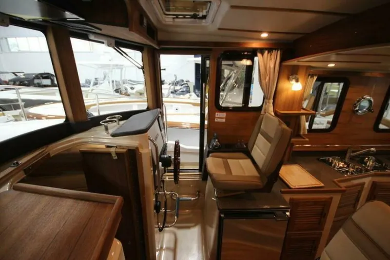 Slide: The Image of Ranger Tug R-31 Command Bridge Luxury Edition 2026 - 5623860