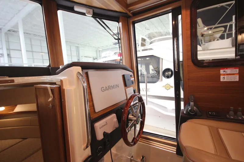 Slide: The Image of Ranger Tug R-31 Command Bridge Luxury Edition 2026 - 5623789