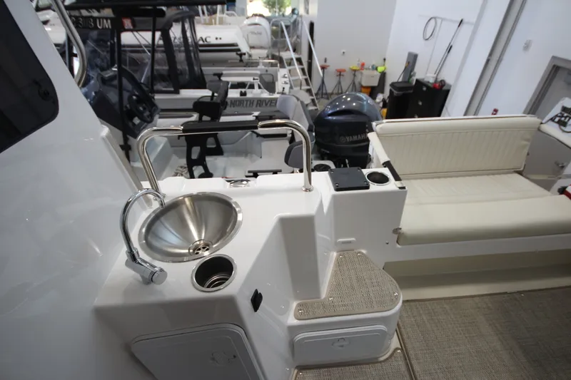 Slide: The Image of Ranger Tug R-31 Command Bridge Luxury Edition 2026 - 6470678