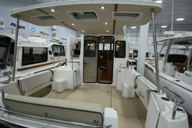 Slide: The Image of Ranger Tug R-31 Command Bridge Luxury Edition 2026 - 5623806