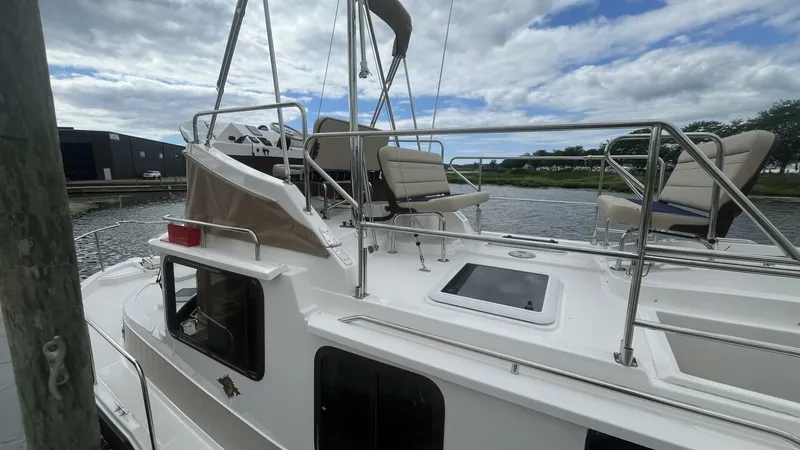 Slide: The Image of Ranger Tug R-31 Command Bridge Luxury Edition 2026 - 5623697