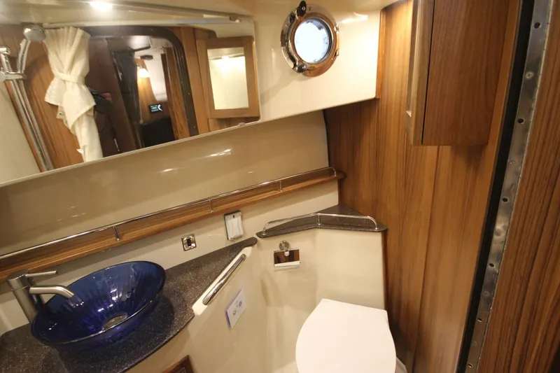 Slide: The Image of Ranger Tug R-31 Command Bridge Luxury Edition 2026 - 5623797