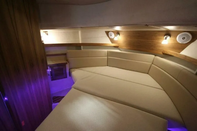 Slide: The Image of Ranger Tug R-31 Command Bridge Luxury Edition 2026 - 5623873