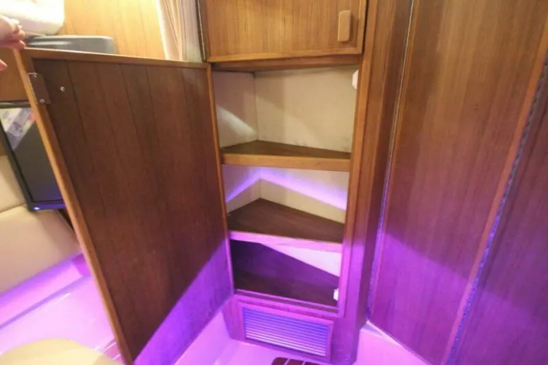 Slide: The Image of Ranger Tug R-31 Command Bridge Luxury Edition 2026 - 5623878