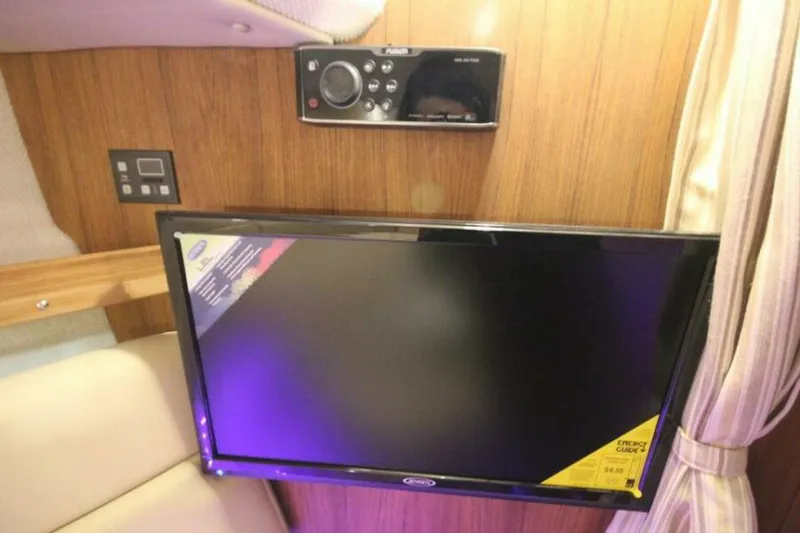 Slide: The Image of Ranger Tug R-31 Command Bridge Luxury Edition 2026 - 5623882