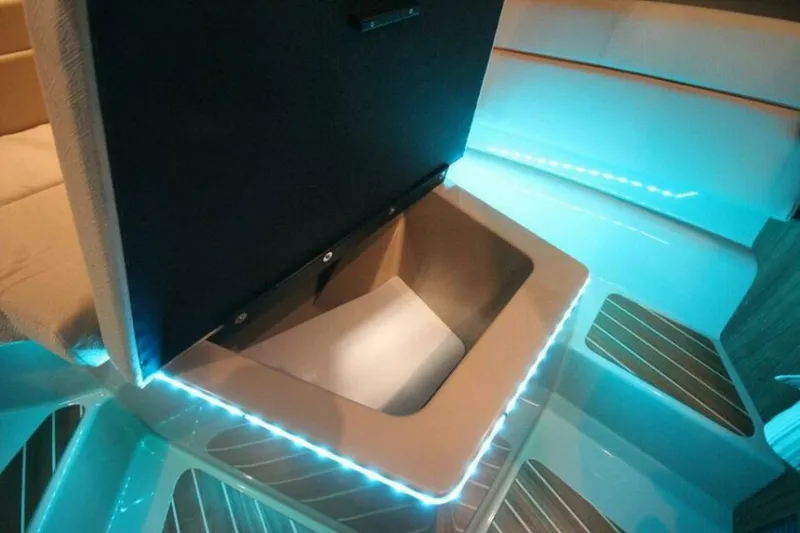 Slide: The Image of Ranger Tug R-31 Command Bridge Luxury Edition 2026 - 5623891