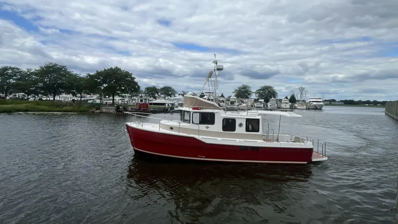 Slide: The Image of Ranger Tug R-31 Command Bridge Luxury Edition 2026 - 5623698