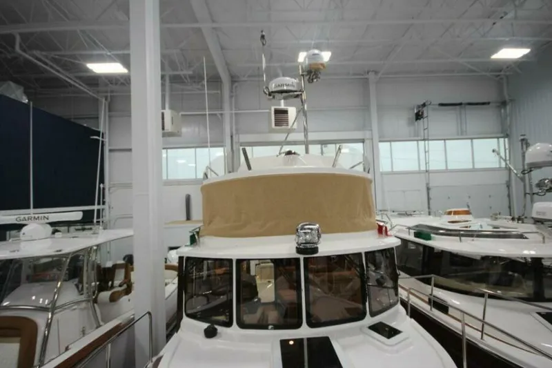 Slide: The Image of Ranger Tug R-31 Command Bridge Luxury Edition 2026 - 5623904