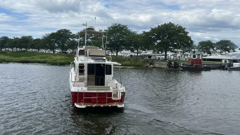 Slide: The Image of Ranger Tug R-31 Command Bridge Luxury Edition 2026 - 5623700