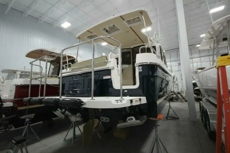 Slide: The Image of Ranger Tug R-31 Command Bridge Luxury Edition 2026 - 5623801
