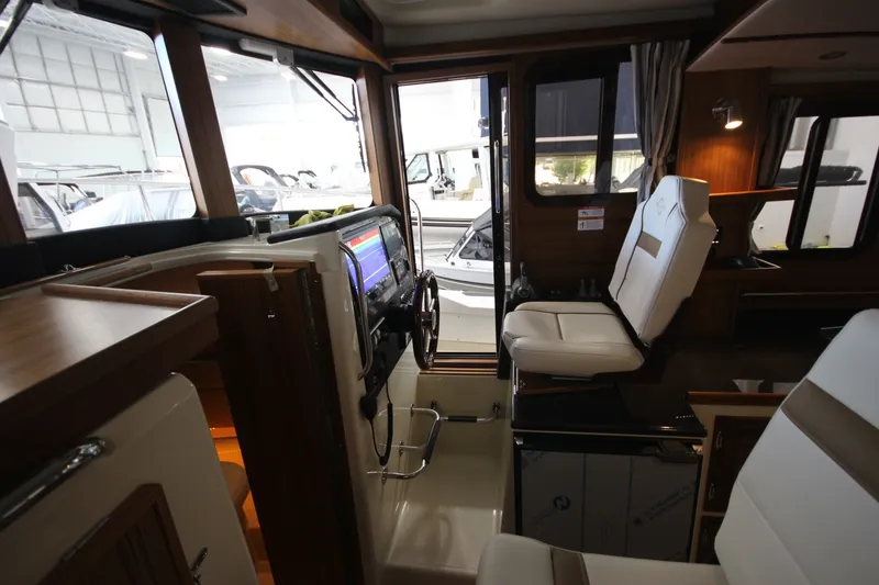 Slide: The Image of Ranger Tug R-31 Command Bridge Luxury Edition 2026 - 6470703