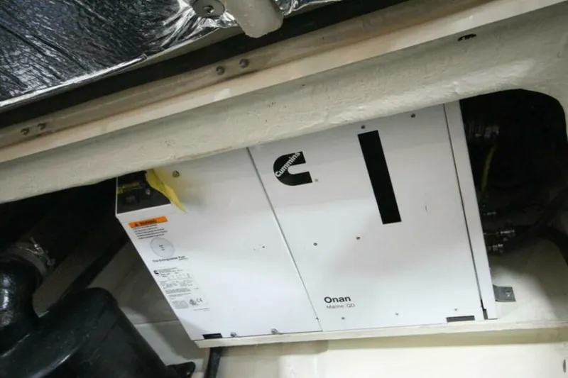 Slide: The Image of Ranger Tug R-31 Command Bridge Luxury Edition 2026 - 5623818