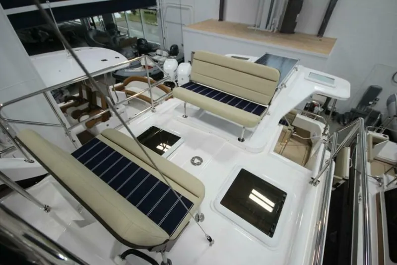 Slide: The Image of Ranger Tug R-31 Command Bridge Luxury Edition 2026 - 5623825