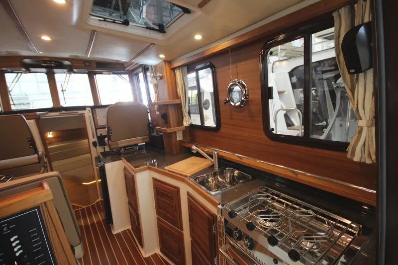 Slide: The Image of Ranger Tug R-31 Command Bridge Luxury Edition 2026 - 5623716