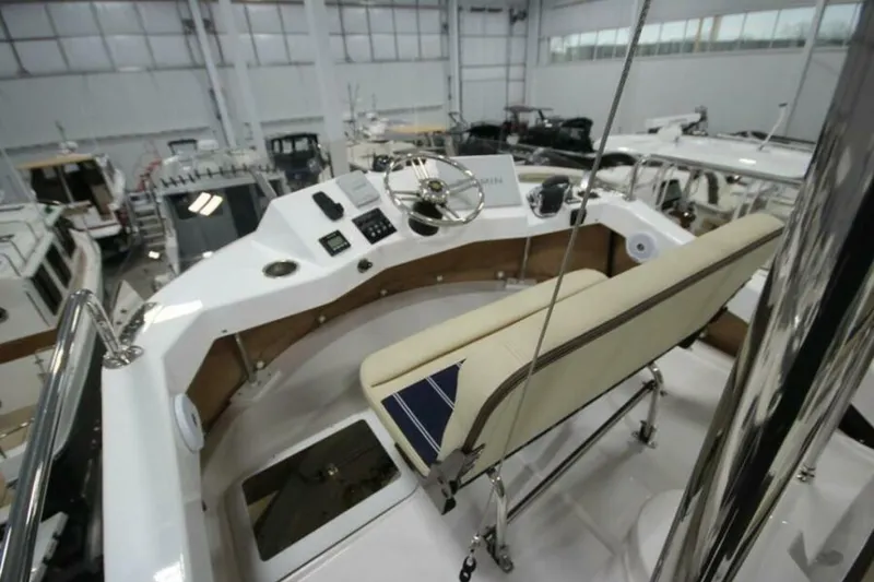 Slide: The Image of Ranger Tug R-31 Command Bridge Luxury Edition 2026 - 5623826