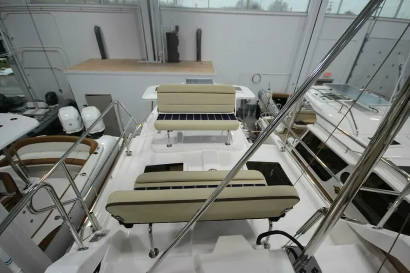 Slide: The Image of Ranger Tug R-31 Command Bridge Luxury Edition 2026 - 5623828