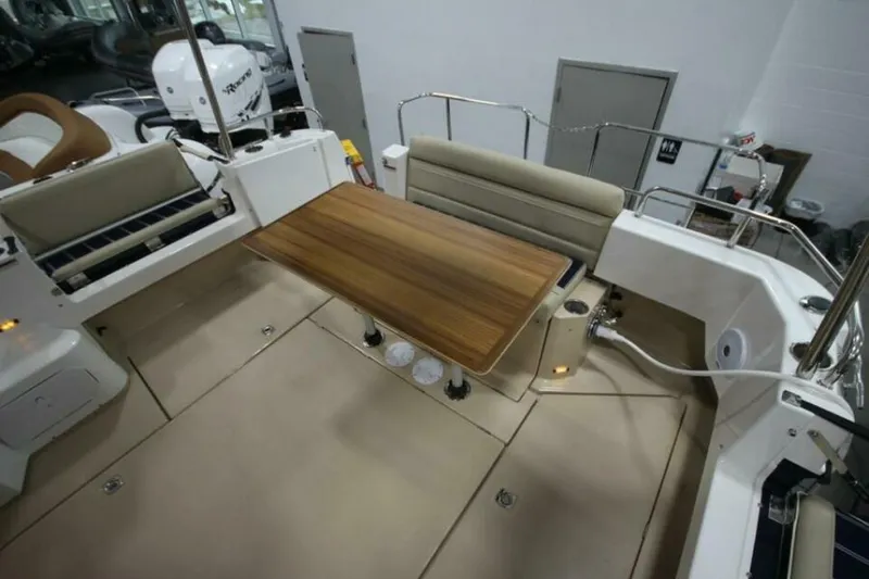 Slide: The Image of Ranger Tug R-31 Command Bridge Luxury Edition 2026 - 5623831