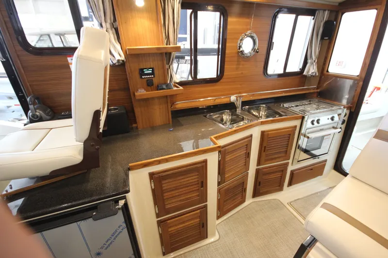 Slide: The Image of Ranger Tug R-31 Command Bridge Luxury Edition 2026 - 6470716