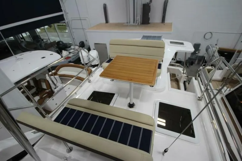 Slide: The Image of Ranger Tug R-31 Command Bridge Luxury Edition 2026 - 5623832