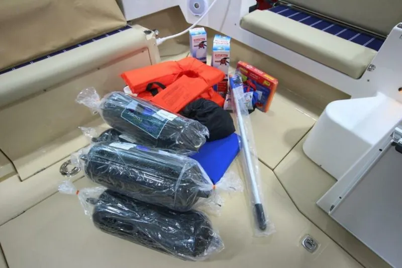 Slide: The Image of Ranger Tug R-31 Command Bridge Luxury Edition 2026 - 5623835