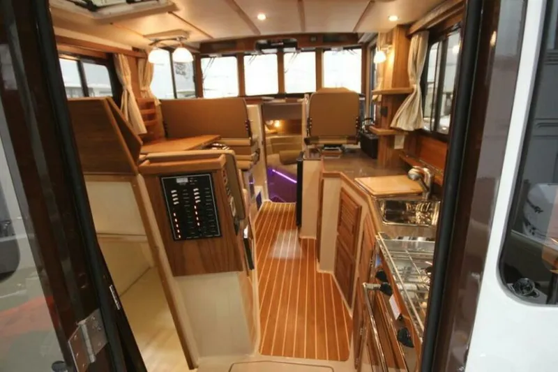 Slide: The Image of Ranger Tug R-31 Command Bridge Luxury Edition 2026 - 5623836