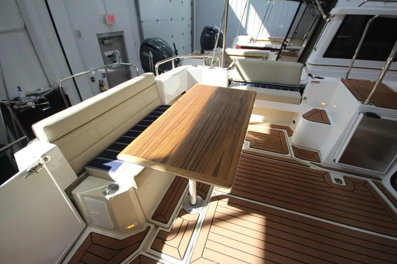 Slide: The Image of Ranger Tug R-31 Command Bridge Luxury Edition 2026 - 5623727