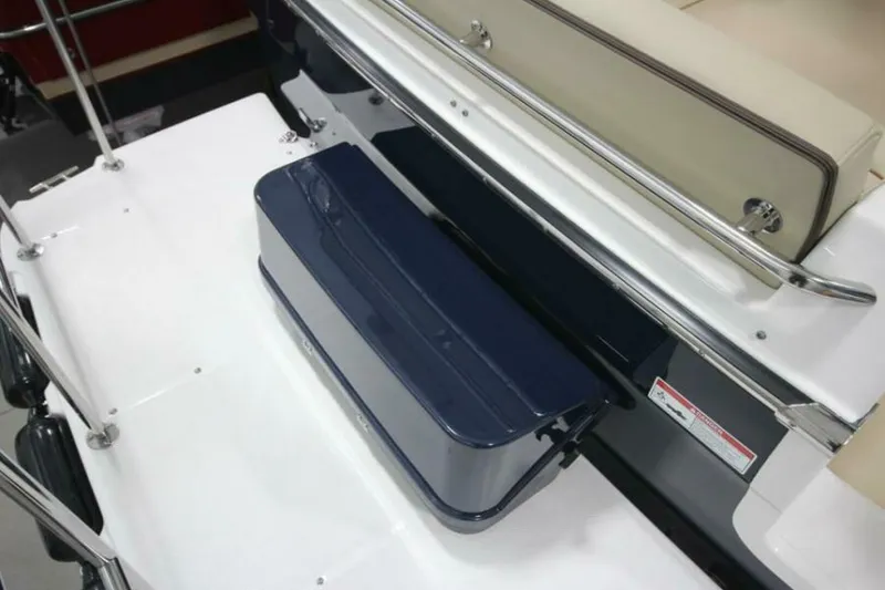 Slide: The Image of Ranger Tug R-31 Command Bridge Luxury Edition 2026 - 5623804