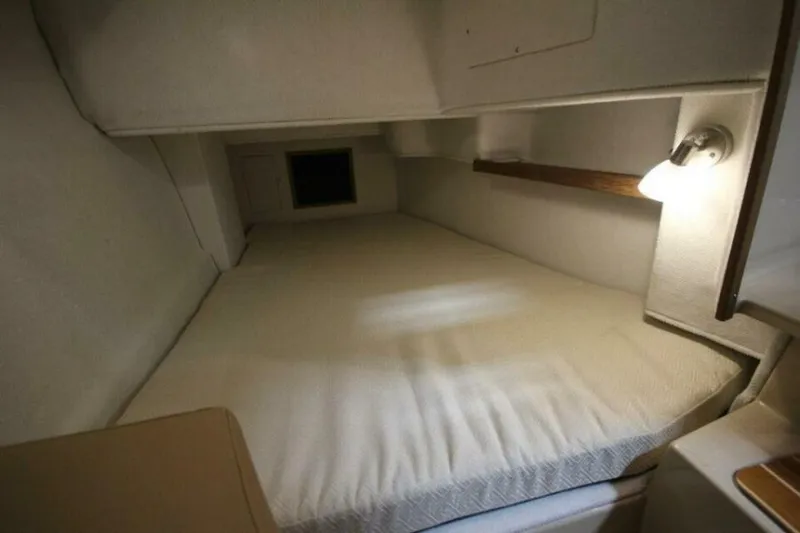 Slide: The Image of Ranger Tug R-31 Command Bridge Luxury Edition 2026 - 5623844