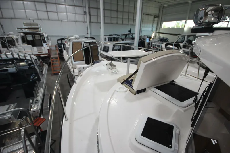 Slide: The Image of Ranger Tug R-31 Command Bridge Luxury Edition 2026 - 5623733