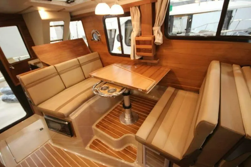 Slide: The Image of Ranger Tug R-31 Command Bridge Luxury Edition 2026 - 5623848