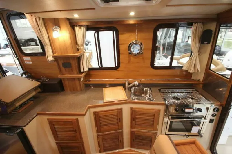 Slide: The Image of Ranger Tug R-31 Command Bridge Luxury Edition 2026 - 5623851