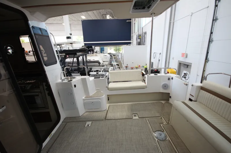 Slide: The Image of Ranger Tug R-31 Command Bridge Luxury Edition 2026 - 6470673