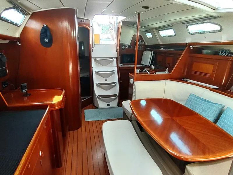 Slide: The Image of Beneteau 393 2004 - 5625137