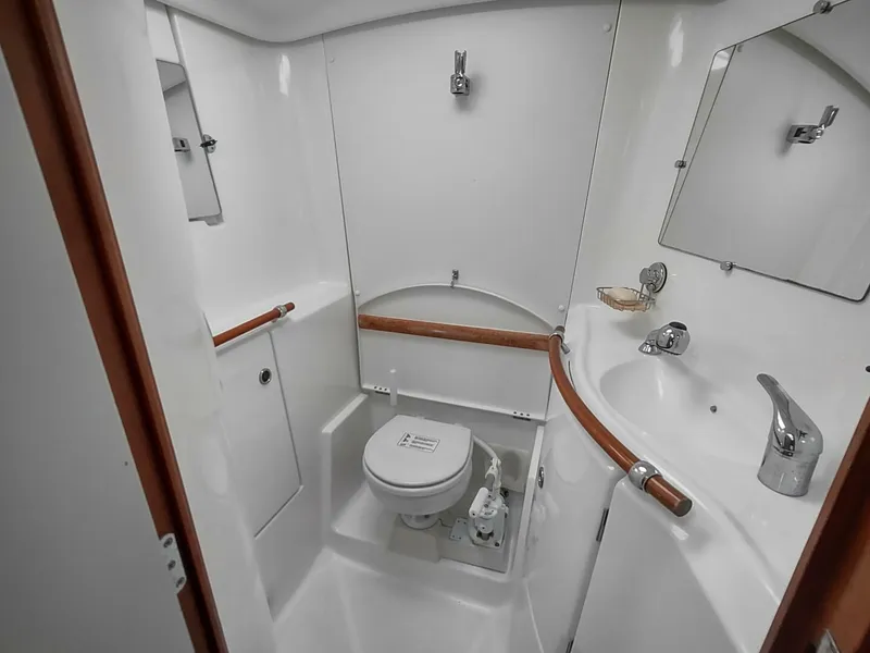 Slide: The Image of Beneteau 393 2004 - 5625148