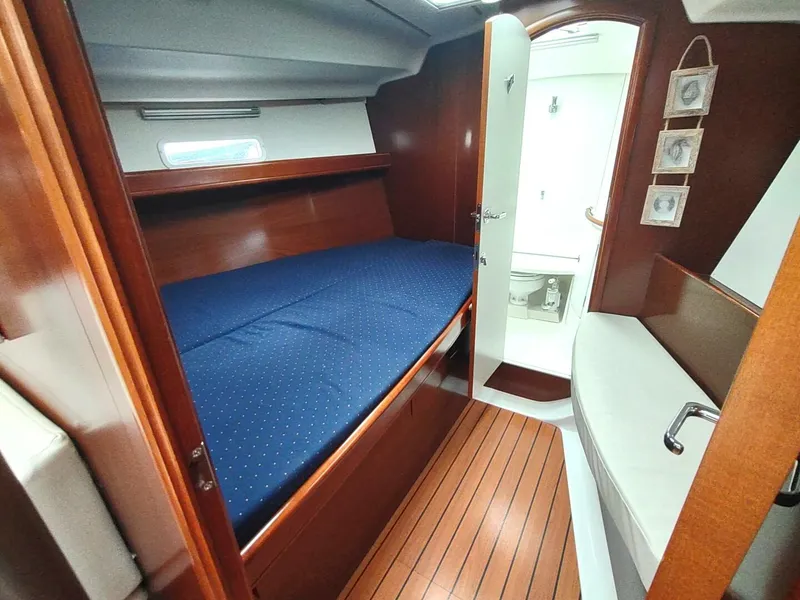 Slide: The Image of Beneteau 393 2004 - 5625162