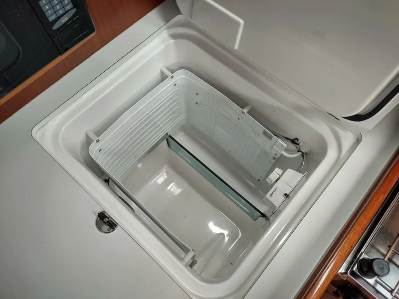 Slide: The Image of Beneteau 393 2004 - 5625168