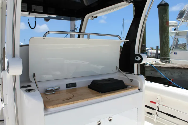 Slide: The Image of Edgewater 370 2016 - 5624085