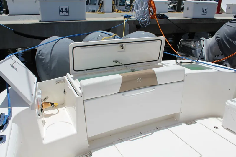 Slide: The Image of Edgewater 370 2016 - 5624095