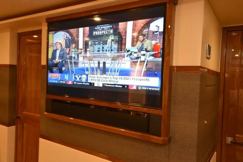 Slide: The Image of 2017 Viking 80 Skybridge "TEAM ANAYA"  - 5624305