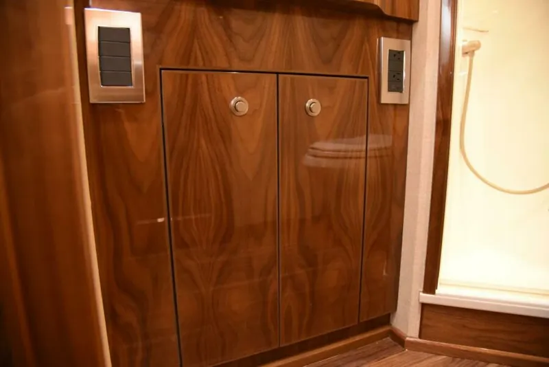 Slide: The Image of 2017 Viking 80 Skybridge "TEAM ANAYA"  - 5624334