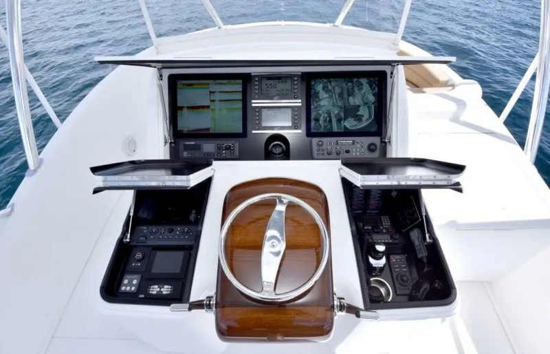 Slide: The Image of 2017 Viking 80 Skybridge "TEAM ANAYA"  - 5624341