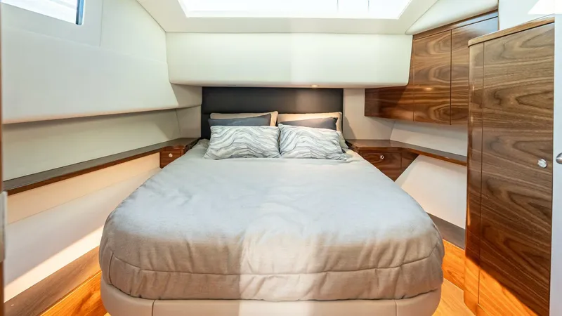 Slide: The Image of Valhalla Boatworks V-55 Sport Yacht 2027 - 5677995