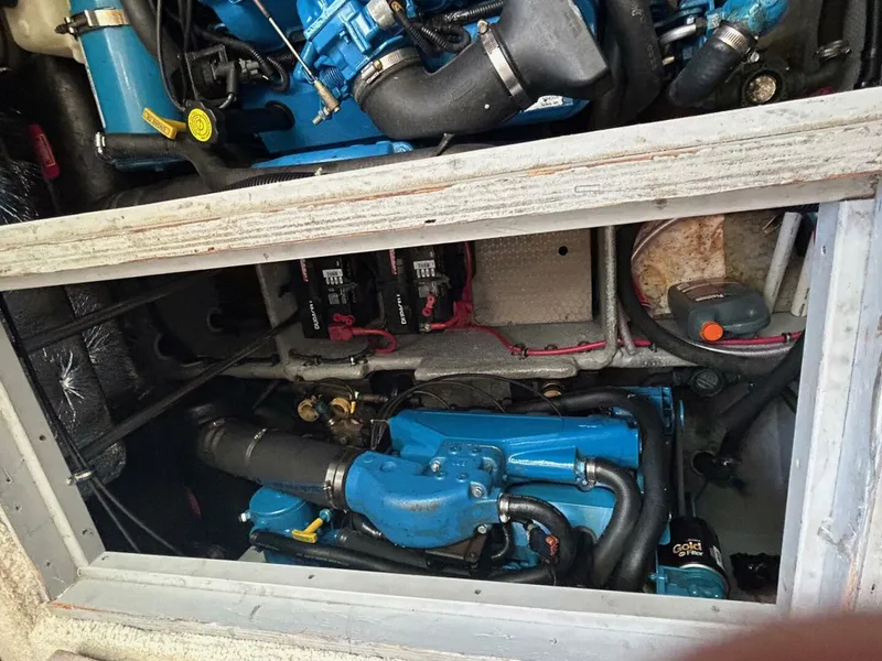 Slide: The Image of Silverton 352 Motor Yacht 2000 - 5624615